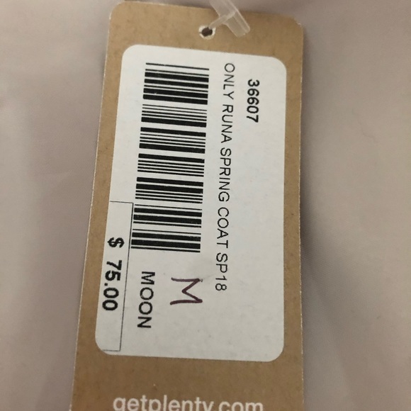 😁 trendy off white blazer with strap (BRAND NEW) - Picture 4 of 6